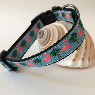 Dog collar with flamingo and palm tree pattern with marine materials for beach use