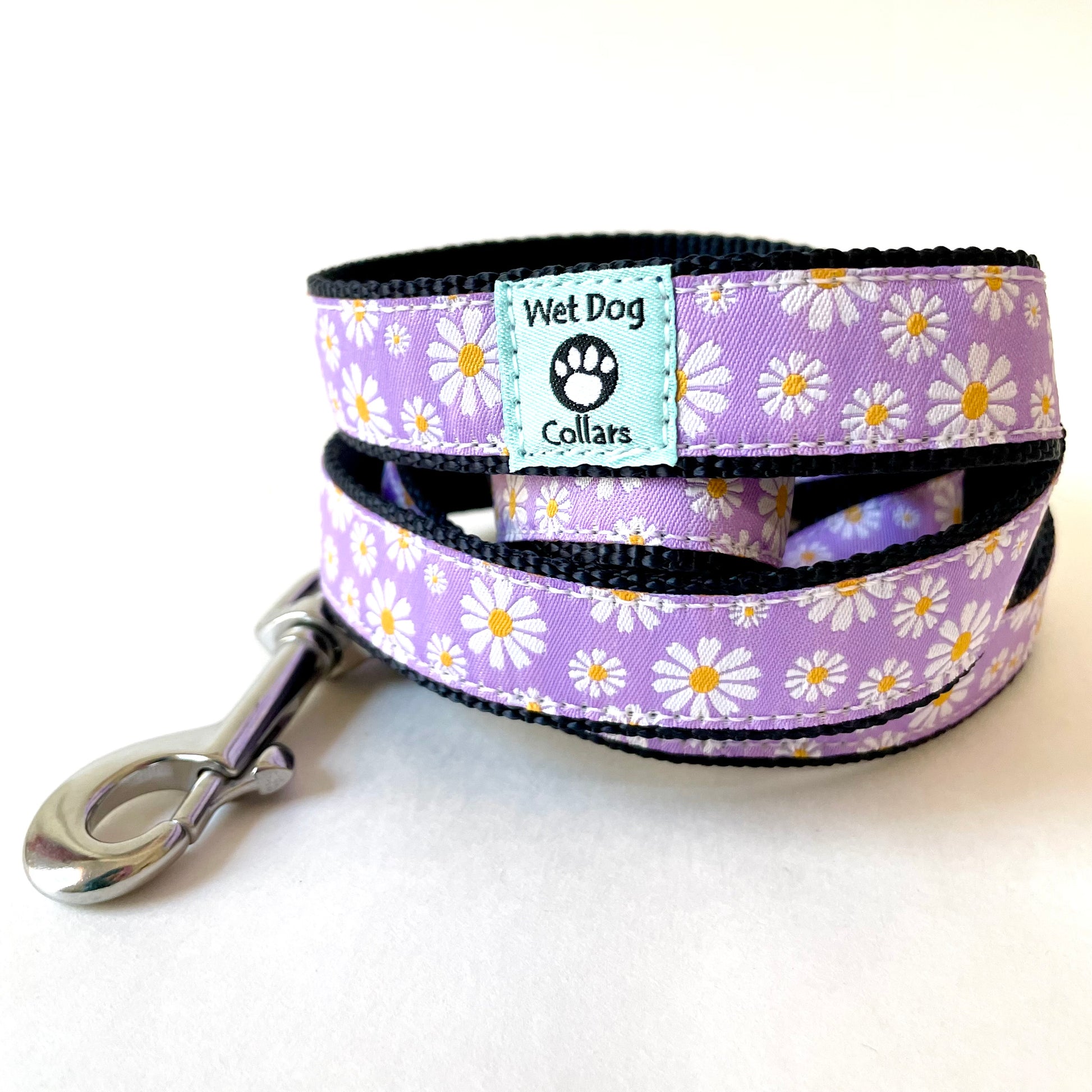 Dog leash with purple daisy floral pattern and rust proof stainless clip for the beach dog