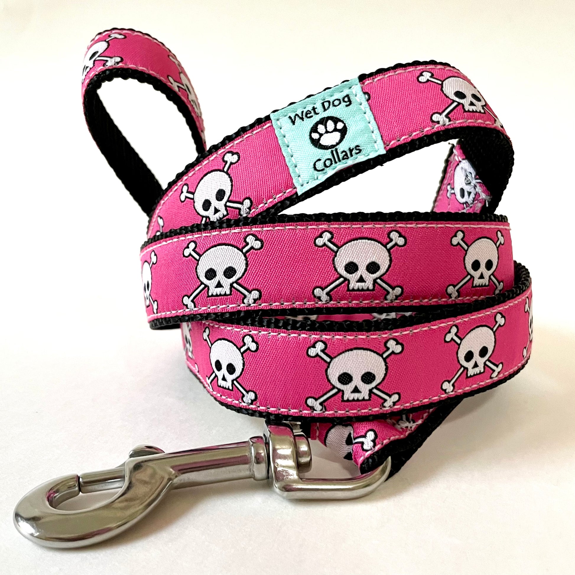 Pink dog leash with skull pattern and stainless steel saltwater proof leash clip
